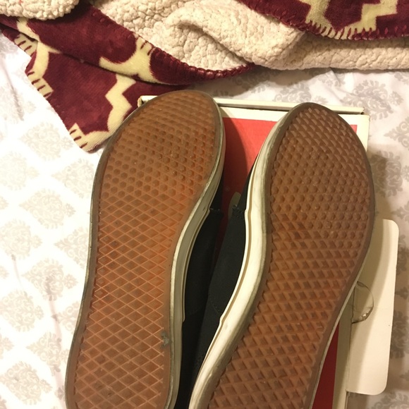 Vans - Picture 5 of 8